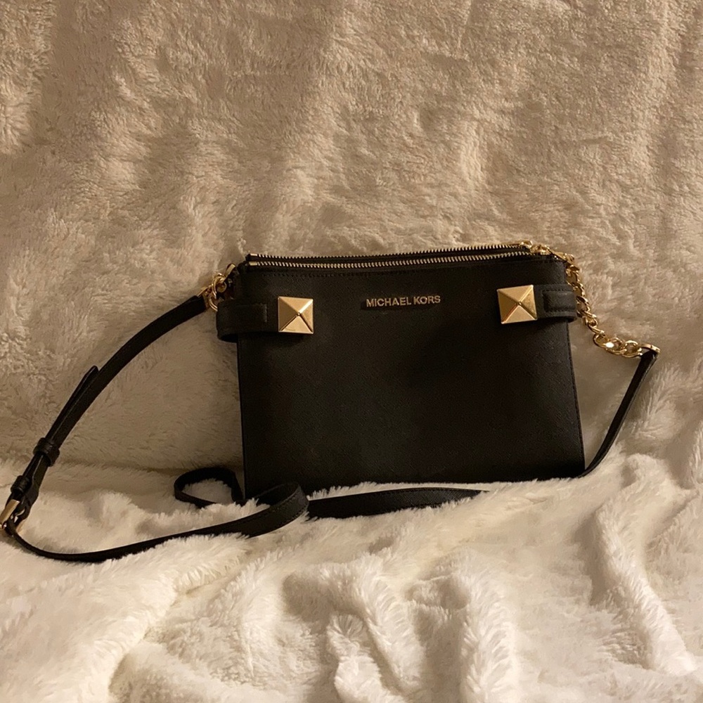 Multi faceted Statement purse
